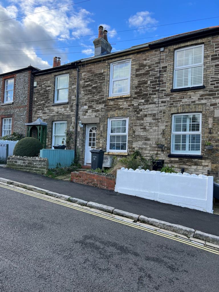 Lot: 77 - TWO-BEDROOM HOUSE FOR IMPROVEMENT -